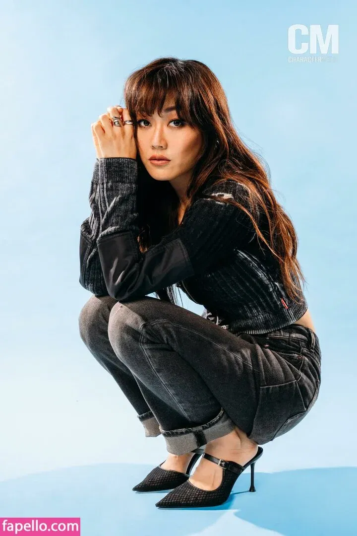 Karen Fukuhara / Kimiko / karenfukuhara Onlyfans Photo Gallery 