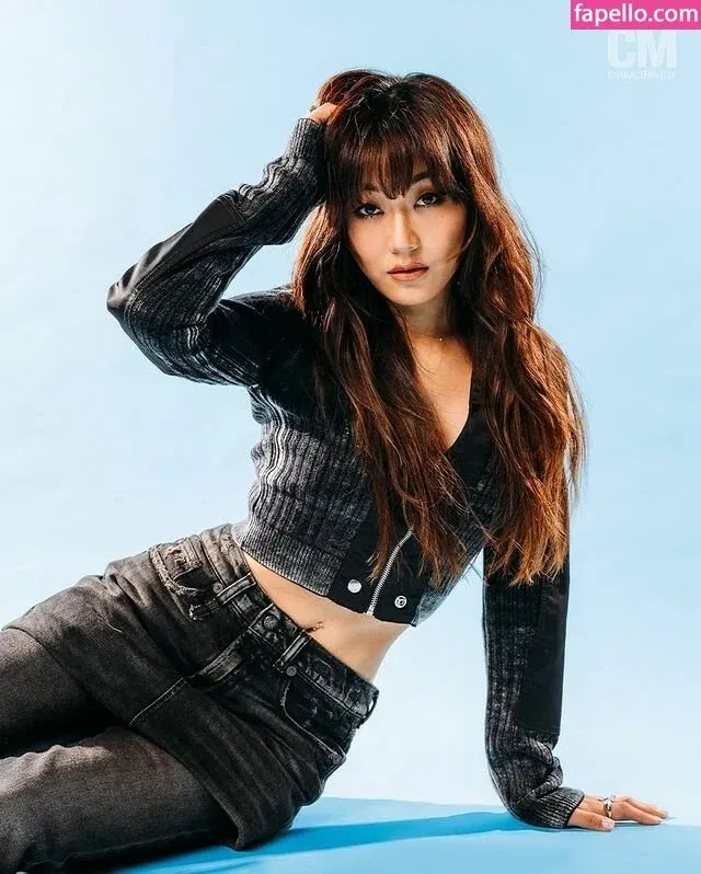 Karen Fukuhara / Kimiko / karenfukuhara Onlyfans Photo Gallery 