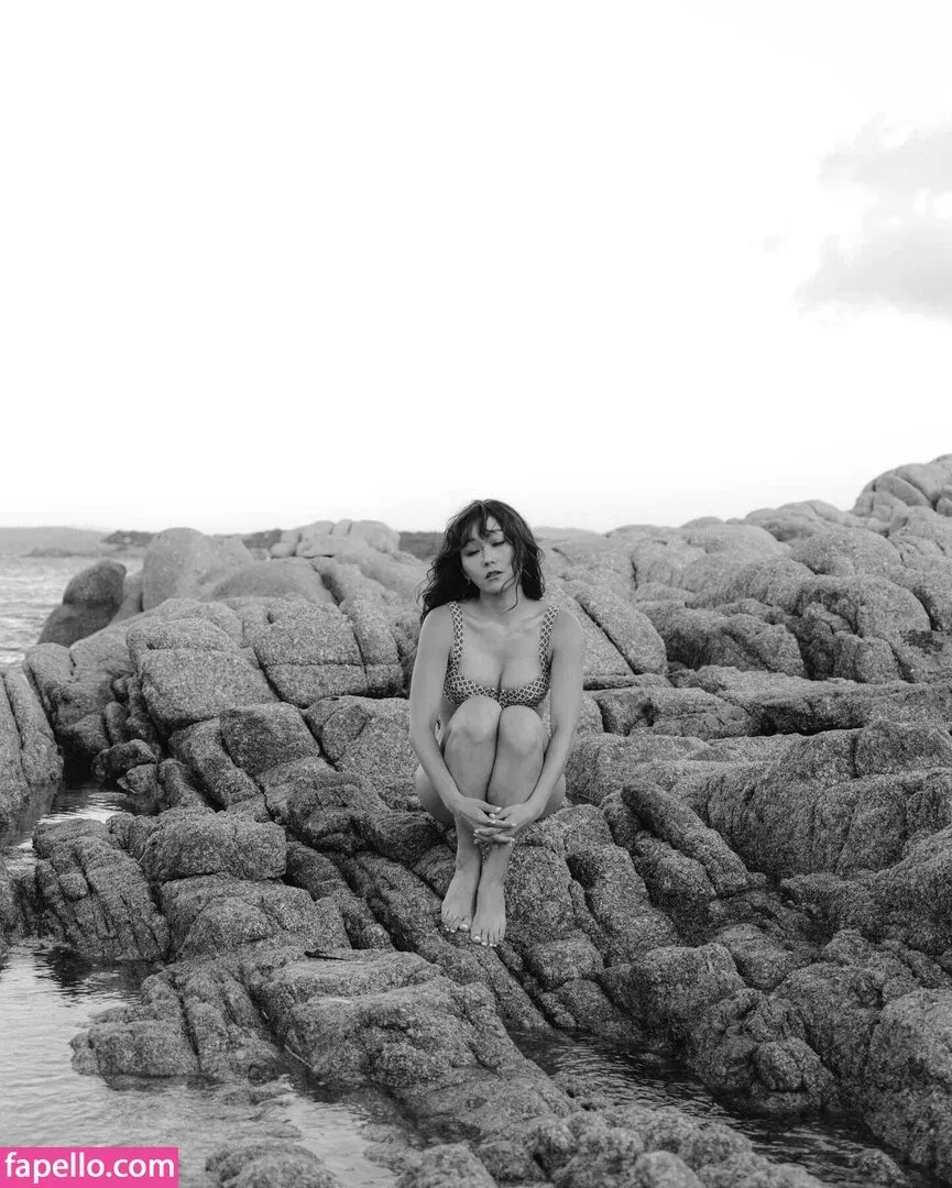 Karen Fukuhara / Kimiko / karenfukuhara Onlyfans Photo Gallery 