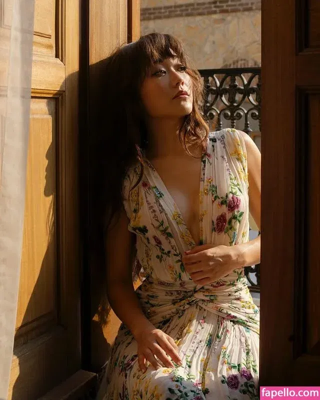 Karen Fukuhara / Kimiko / karenfukuhara Onlyfans Photo Gallery 