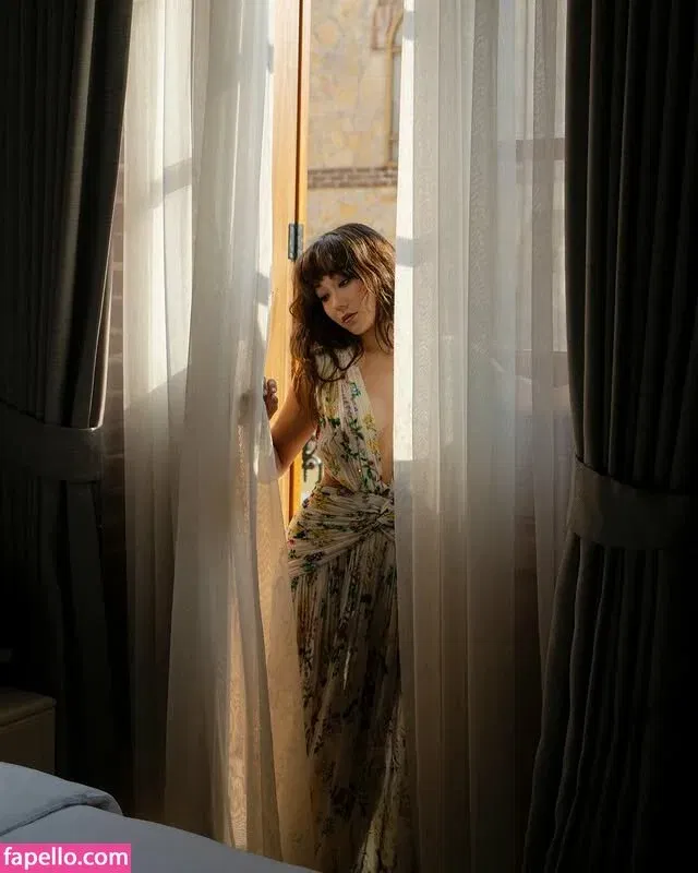 Karen Fukuhara / Kimiko / karenfukuhara Onlyfans Photo Gallery 