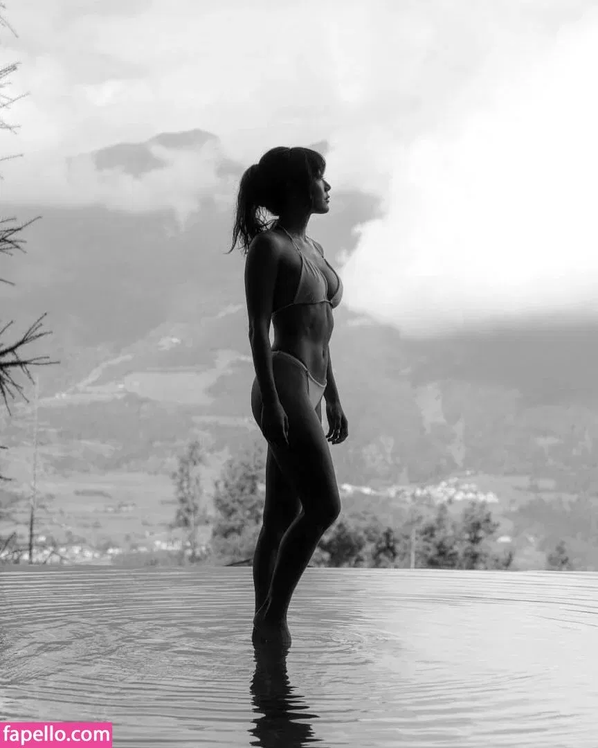 Karen Fukuhara / Kimiko / karenfukuhara Onlyfans Photo Gallery 