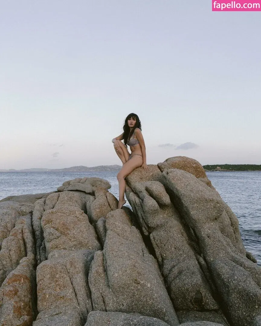 Karen Fukuhara / Kimiko / karenfukuhara Onlyfans Photo Gallery 