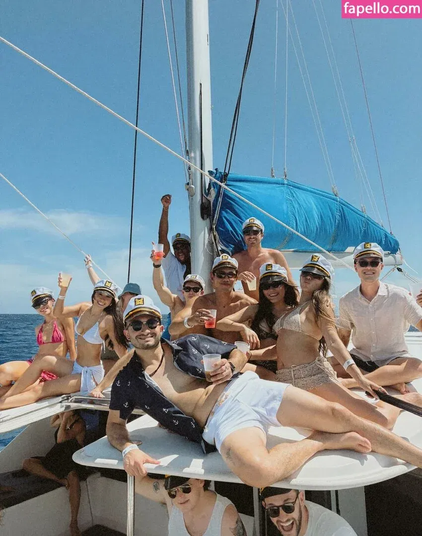 Karen Fukuhara / Kimiko / karenfukuhara Onlyfans Photo Gallery 