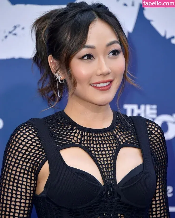 Karen Fukuhara / Kimiko / karenfukuhara Onlyfans Photo Gallery 