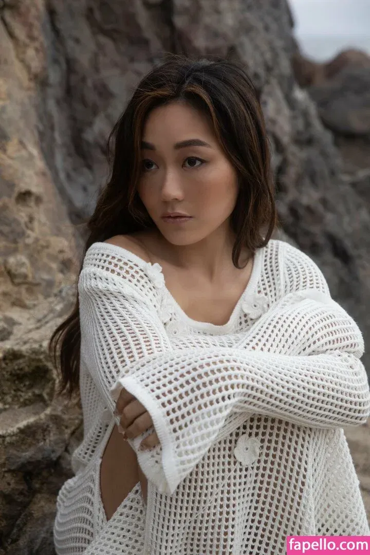 Karen Fukuhara / Kimiko / karenfukuhara Onlyfans Photo Gallery 