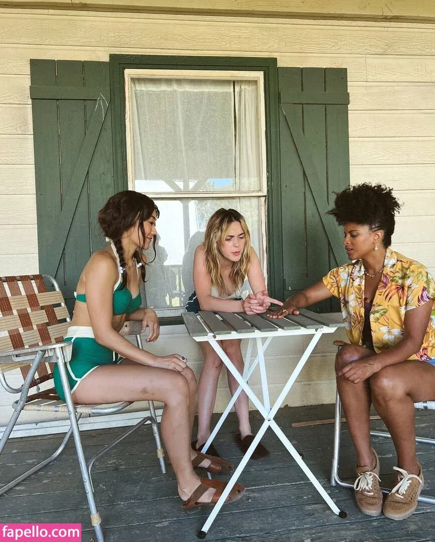 Karen Fukuhara / Kimiko / karenfukuhara Onlyfans Photo Gallery 