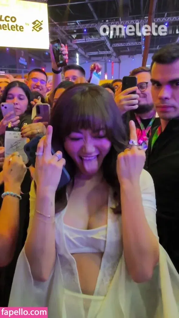 Karen Fukuhara / Kimiko / karenfukuhara Onlyfans Photo Gallery 