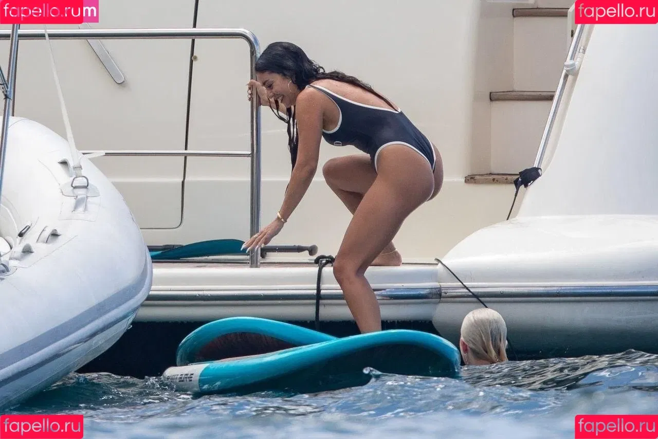 Vanessa Hudgens / VanessaHudgens Onlyfans Photo Gallery 