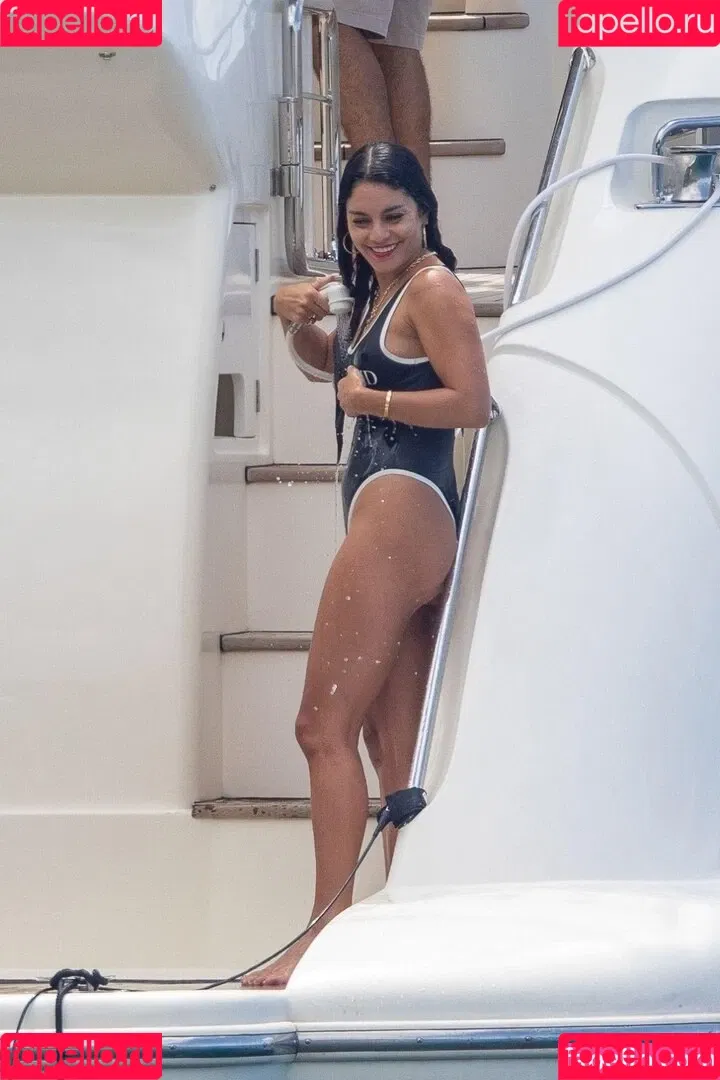 Vanessa Hudgens / VanessaHudgens Onlyfans Photo Gallery 