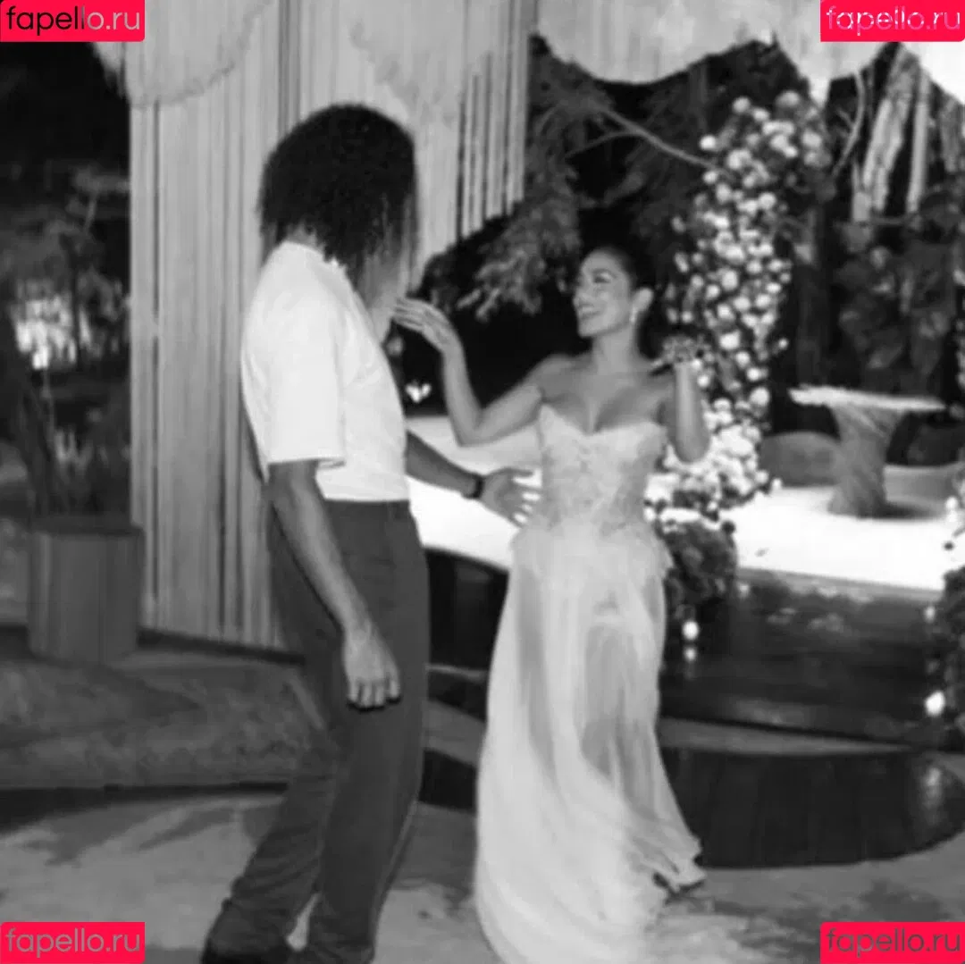 Vanessa Hudgens / VanessaHudgens Onlyfans Photo Gallery 