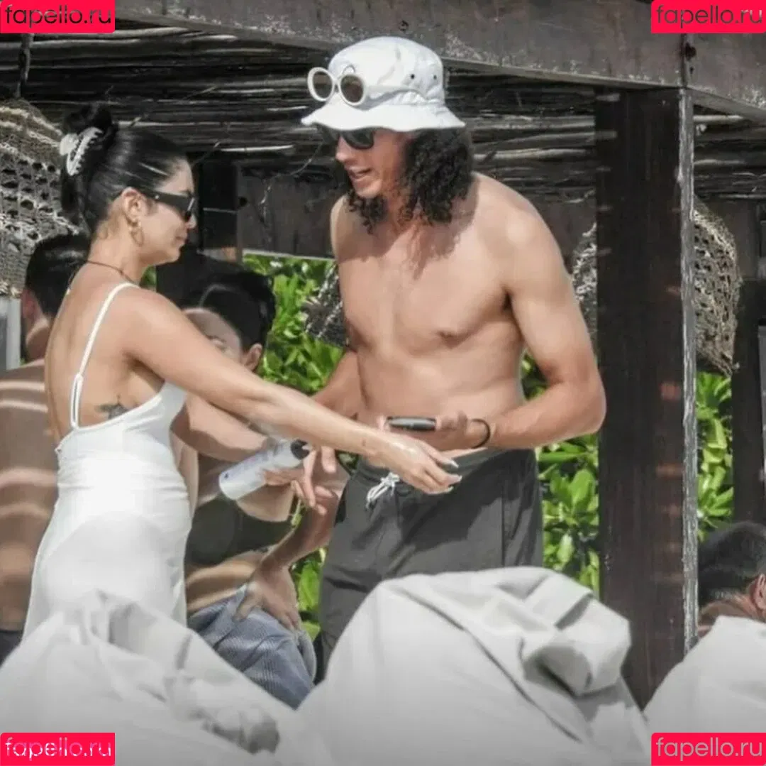 Vanessa Hudgens / VanessaHudgens Onlyfans Photo Gallery 