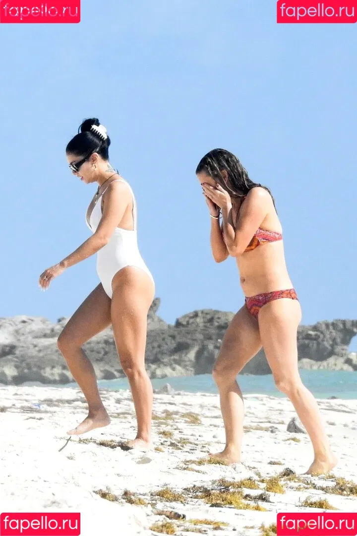 Vanessa Hudgens / VanessaHudgens Onlyfans Photo Gallery 