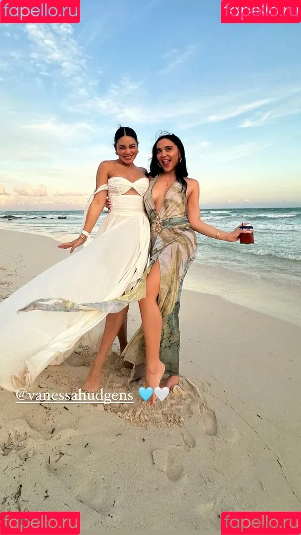 Vanessa Hudgens / VanessaHudgens Onlyfans Photo Gallery 