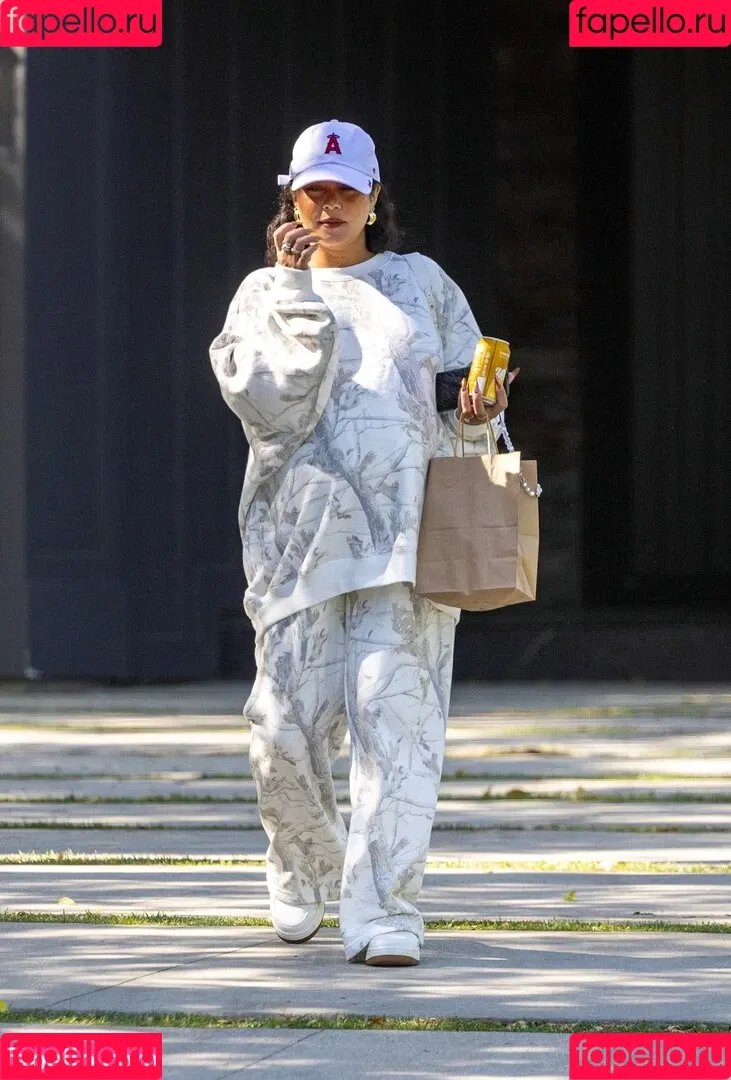 Vanessa Hudgens / VanessaHudgens Onlyfans Photo Gallery 