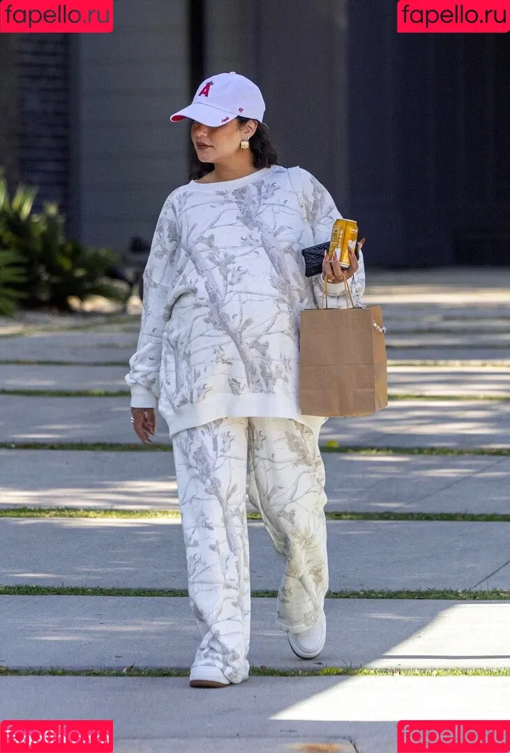 Vanessa Hudgens / VanessaHudgens Onlyfans Photo Gallery 
