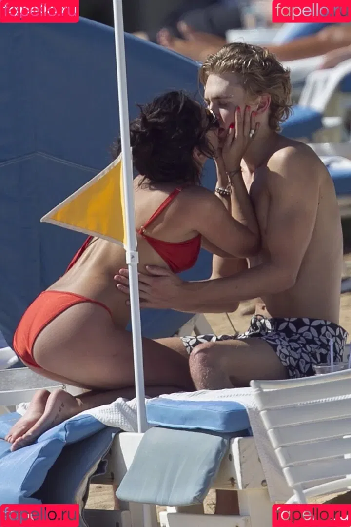 Vanessa Hudgens / VanessaHudgens Onlyfans Photo Gallery 