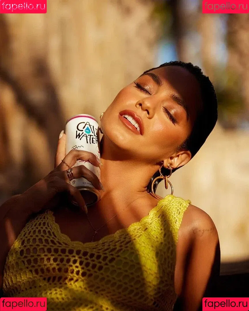 Vanessa Hudgens / VanessaHudgens Onlyfans Photo Gallery 