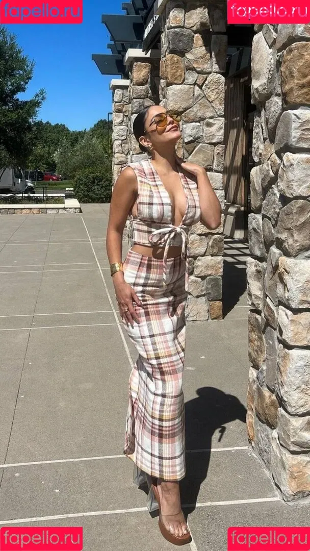 Vanessa Hudgens / VanessaHudgens Onlyfans Photo Gallery 