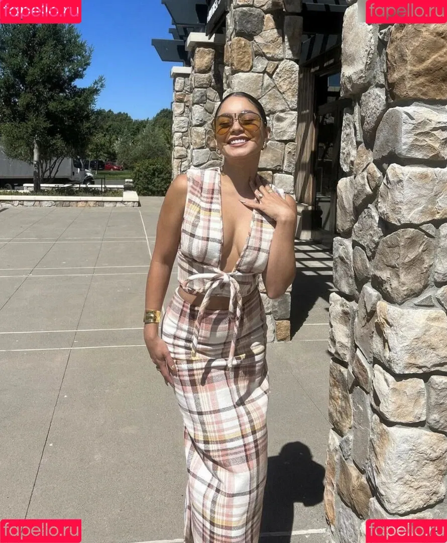 Vanessa Hudgens / VanessaHudgens Onlyfans Photo Gallery 