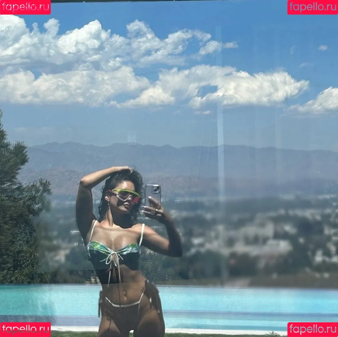 Vanessa Hudgens / VanessaHudgens Onlyfans Photo Gallery 