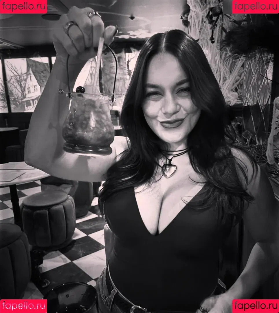 Vanessa Hudgens / VanessaHudgens Onlyfans Photo Gallery 