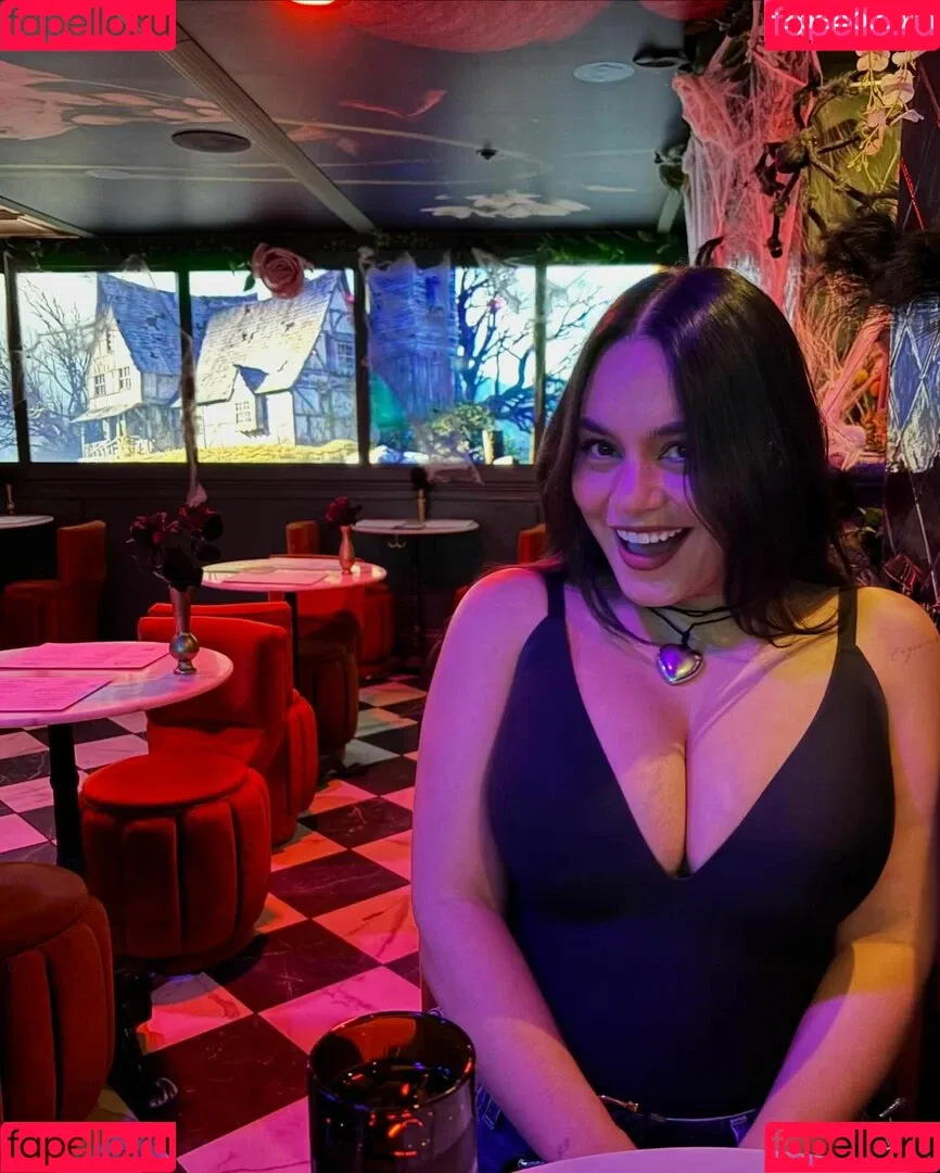 Vanessa Hudgens / VanessaHudgens Onlyfans Photo Gallery 