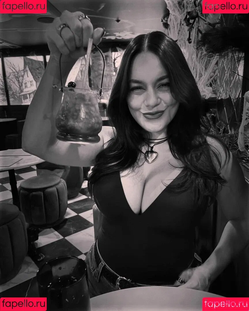 Vanessa Hudgens / VanessaHudgens Onlyfans Photo Gallery 
