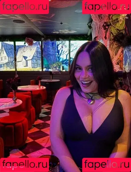 Vanessa Hudgens / VanessaHudgens Onlyfans Photo Gallery 