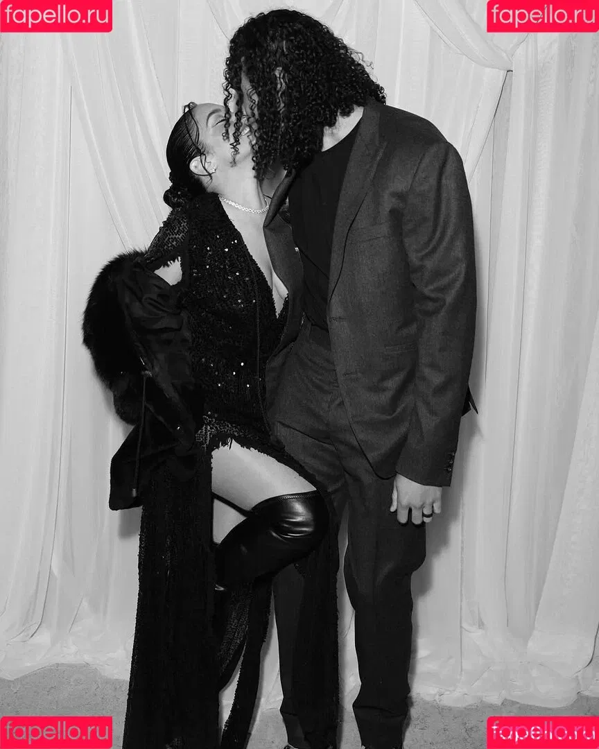 Vanessa Hudgens / VanessaHudgens Onlyfans Photo Gallery 