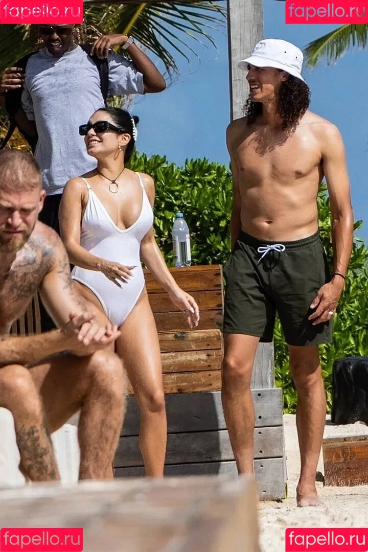 Vanessa Hudgens / VanessaHudgens Onlyfans Photo Gallery 