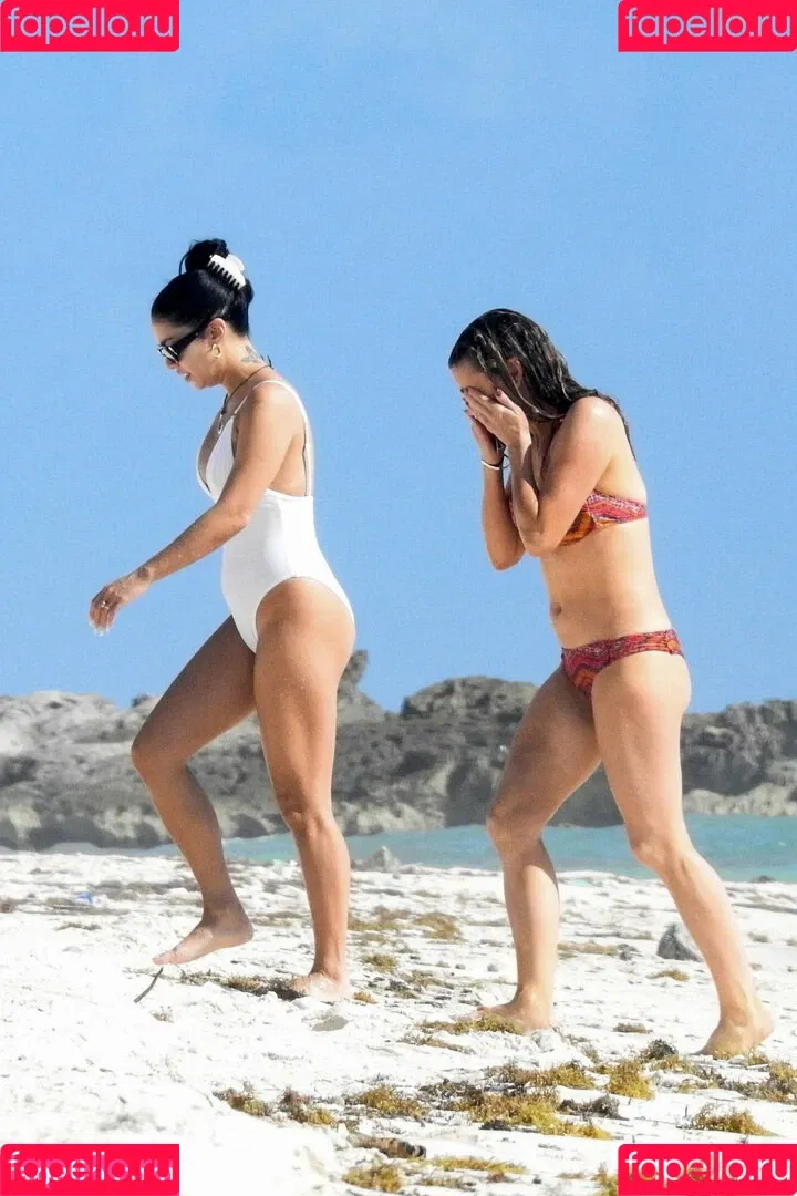 Vanessa Hudgens / VanessaHudgens Onlyfans Photo Gallery 