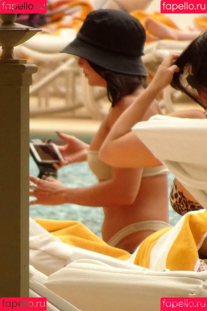 Vanessa Hudgens / VanessaHudgens Onlyfans Photo Gallery 