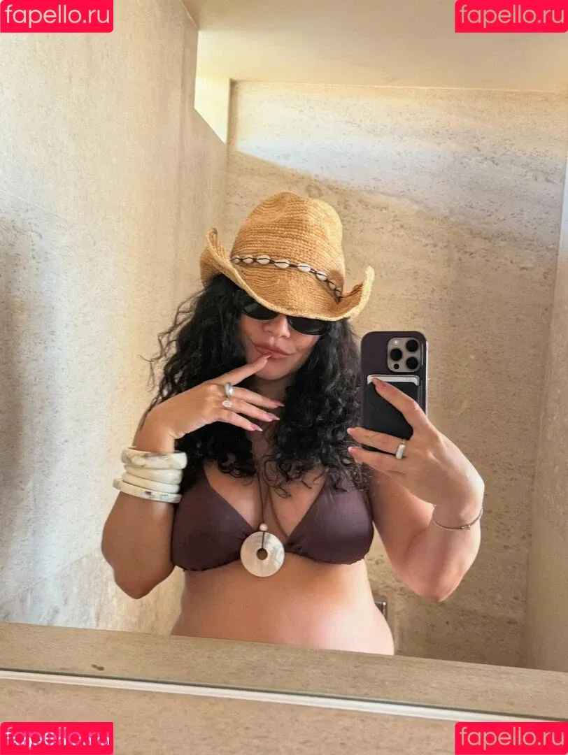 Vanessa Hudgens / VanessaHudgens Onlyfans Photo Gallery 