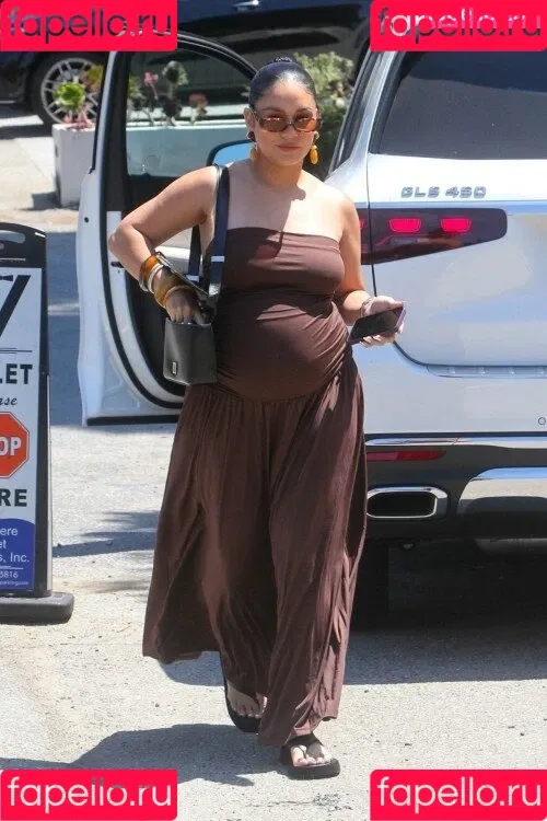 Vanessa Hudgens / VanessaHudgens Onlyfans Photo Gallery 
