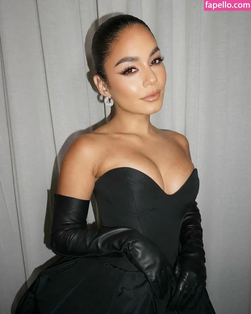 Vanessa Hudgens / VanessaHudgens Onlyfans Photo Gallery 
