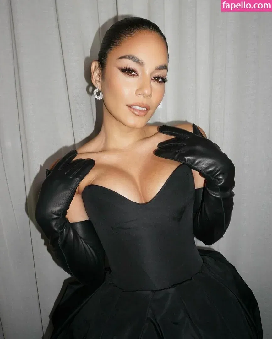 Vanessa Hudgens / VanessaHudgens Onlyfans Photo Gallery 