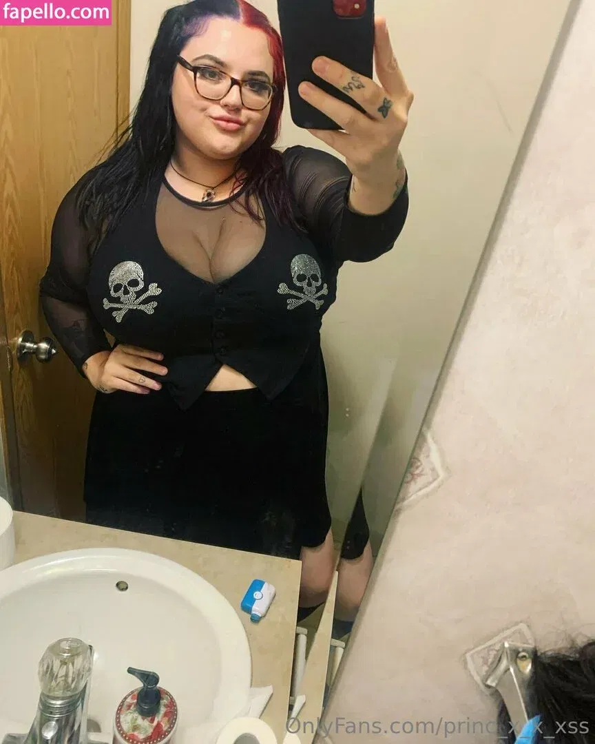 http.princxss / princ_x_x_xss Onlyfans Photo Gallery 