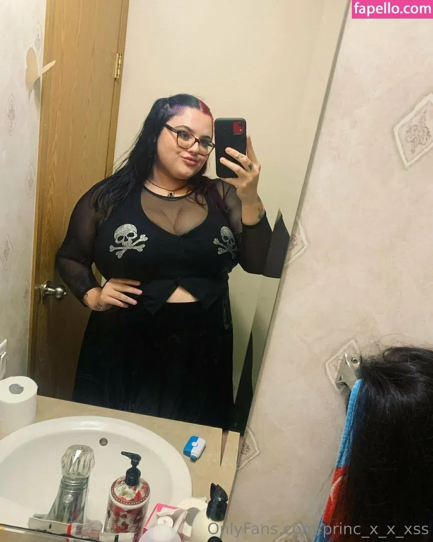http.princxss / princ_x_x_xss Onlyfans Photo Gallery 