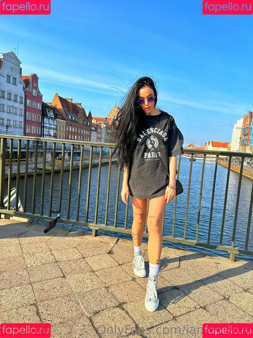 alinaboobs / alinaboz Onlyfans Photo Gallery 