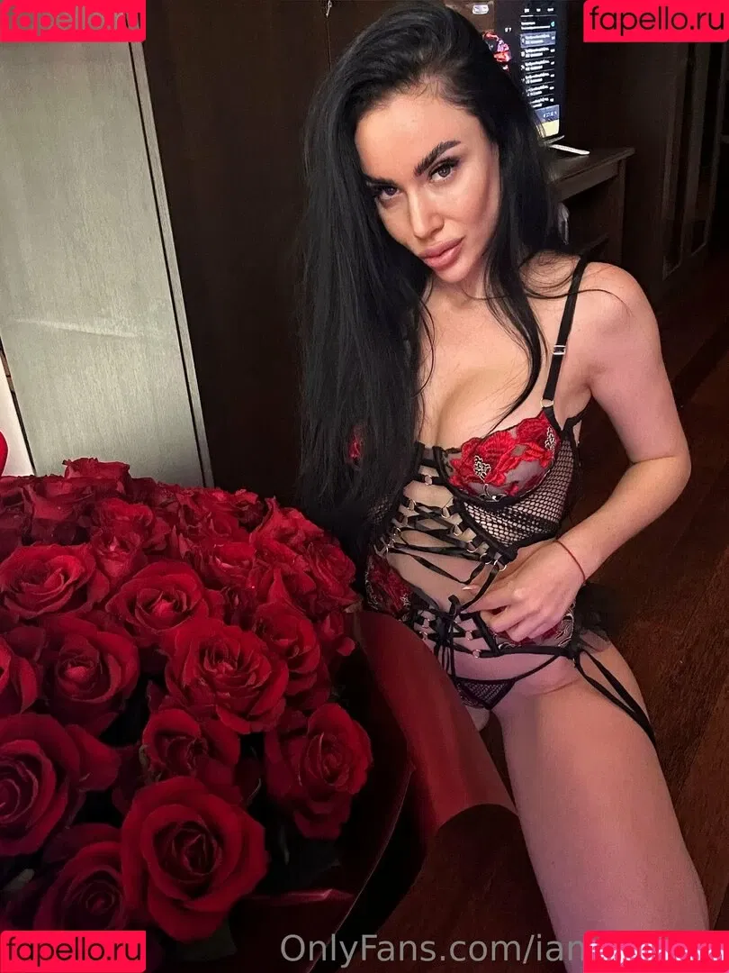 alinaboobs / alinaboz Onlyfans Photo Gallery 
