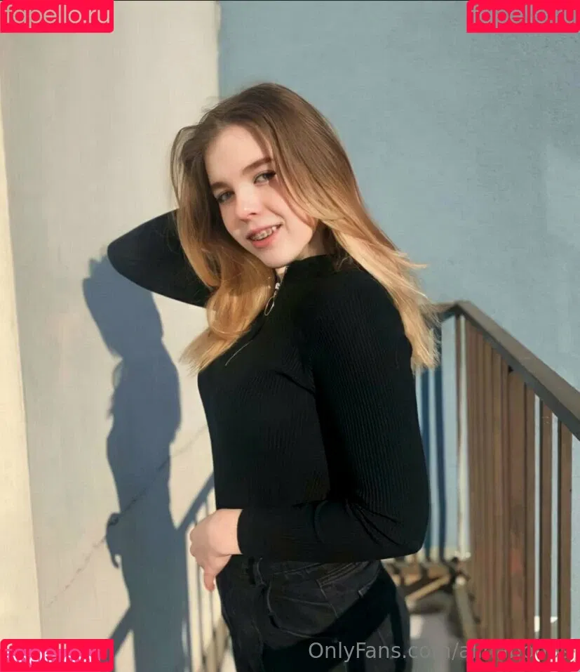 alinaboobs / alinaboz Onlyfans Photo Gallery 