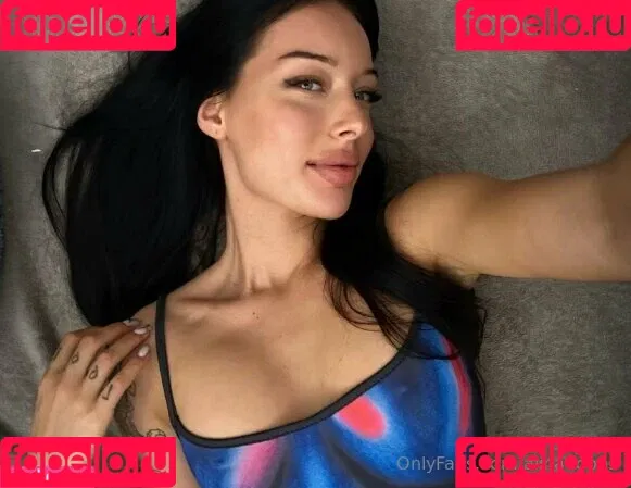 alinaboobs / alinaboz Onlyfans Photo Gallery 