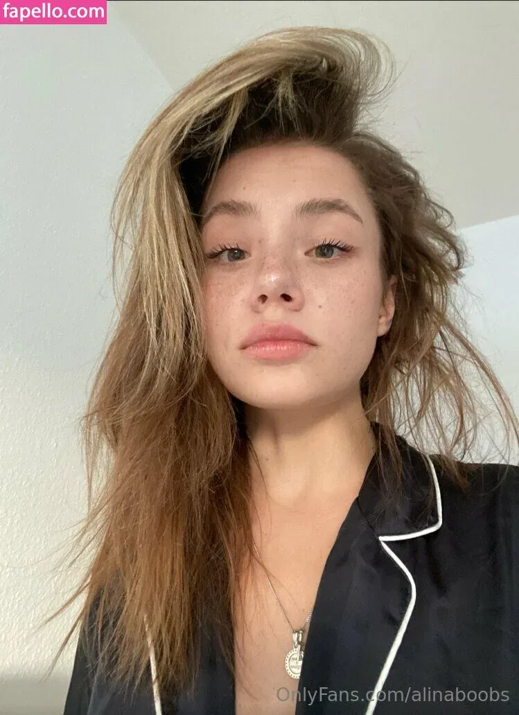 alinaboobs / alinaboz Onlyfans Photo Gallery 