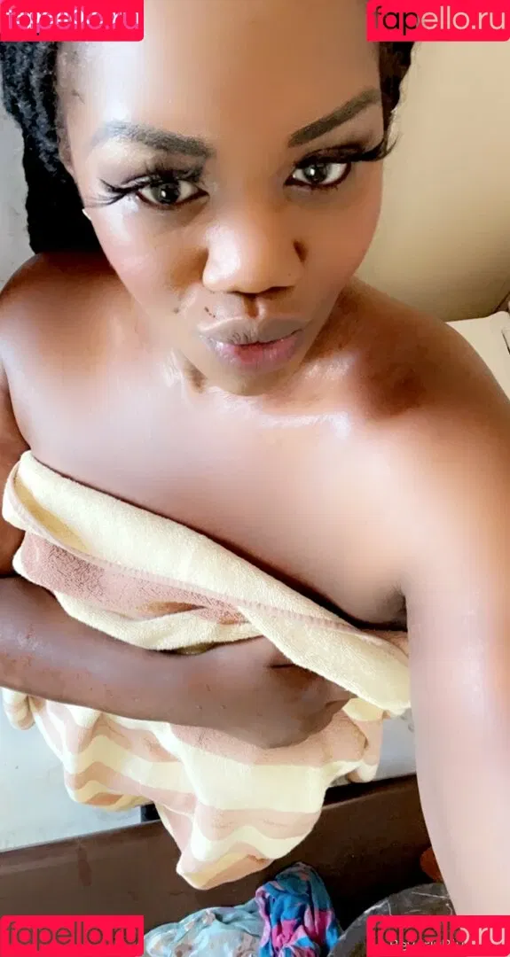 beverlyblue3x / beverlyblueofficial Onlyfans Photo Gallery 