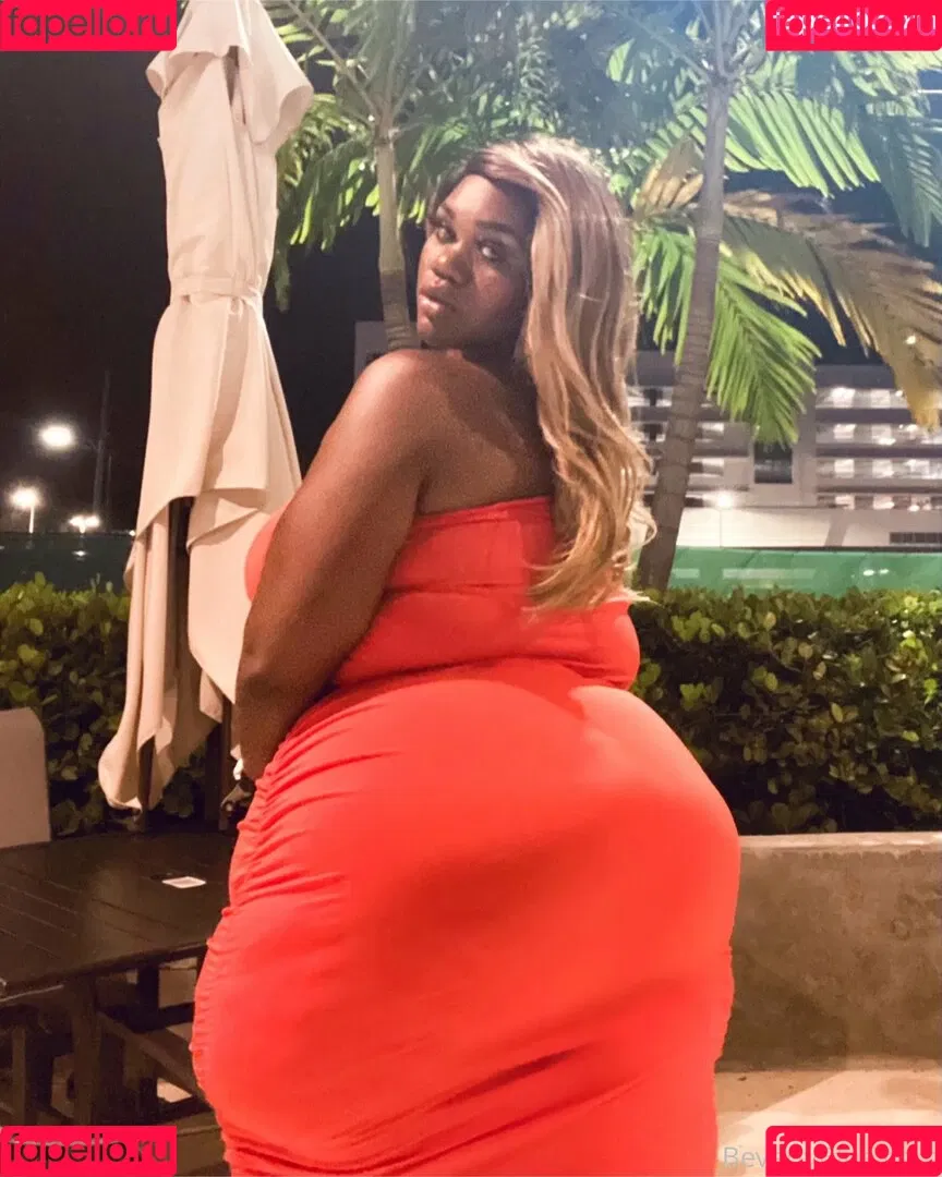 beverlyblue3x / beverlyblueofficial Onlyfans Photo Gallery 
