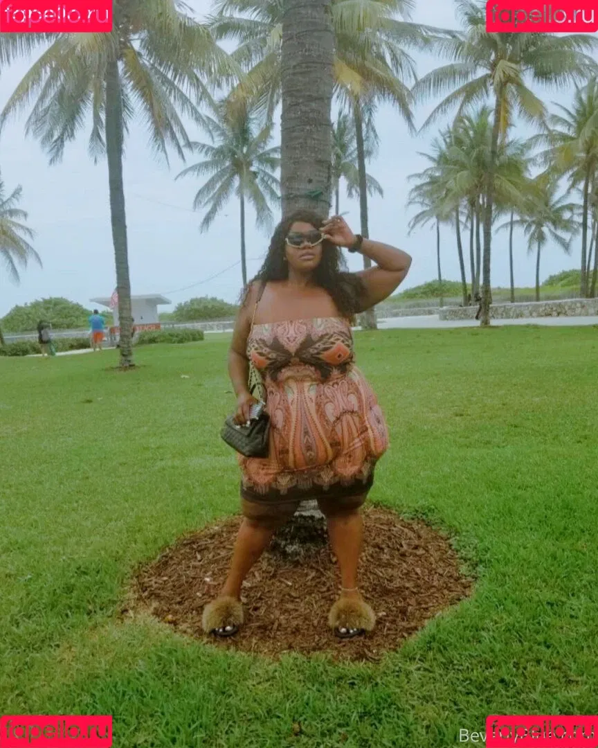 beverlyblue3x / beverlyblueofficial Onlyfans Photo Gallery 