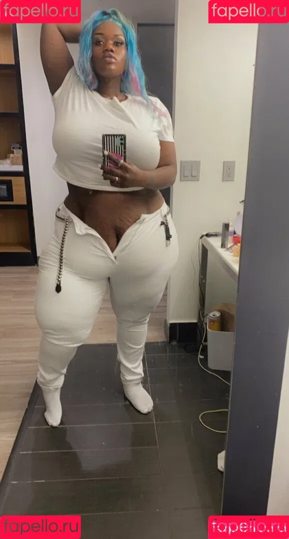 beverlyblue3x / beverlyblueofficial Onlyfans Photo Gallery 