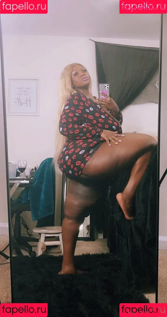 beverlyblue3x / beverlyblueofficial Onlyfans Photo Gallery 