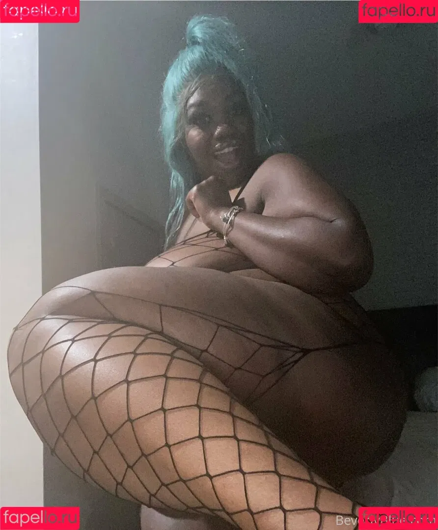beverlyblue3x / beverlyblueofficial Onlyfans Photo Gallery 